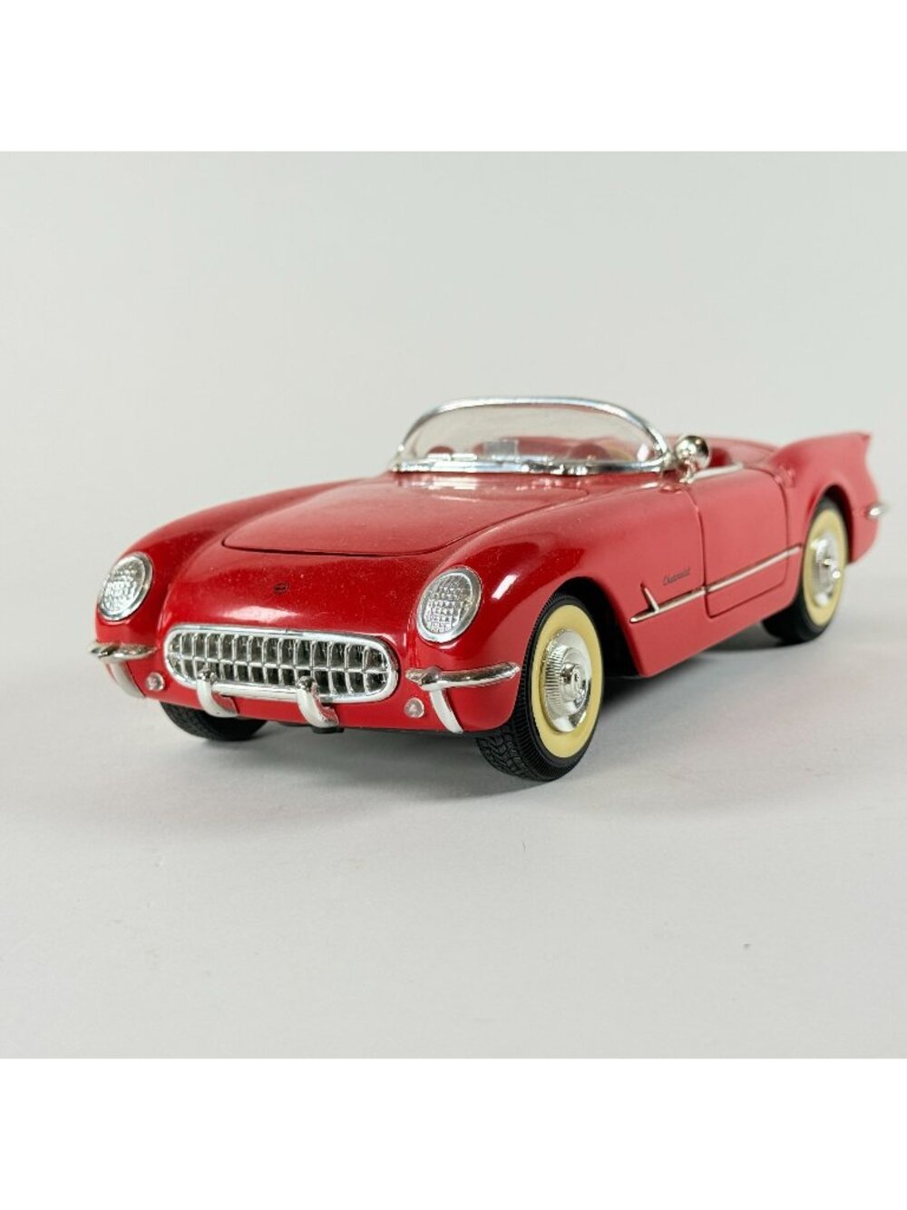 Mira Solido 1953 Red Chevrolet Corvette Convertible 1:18 Diecast